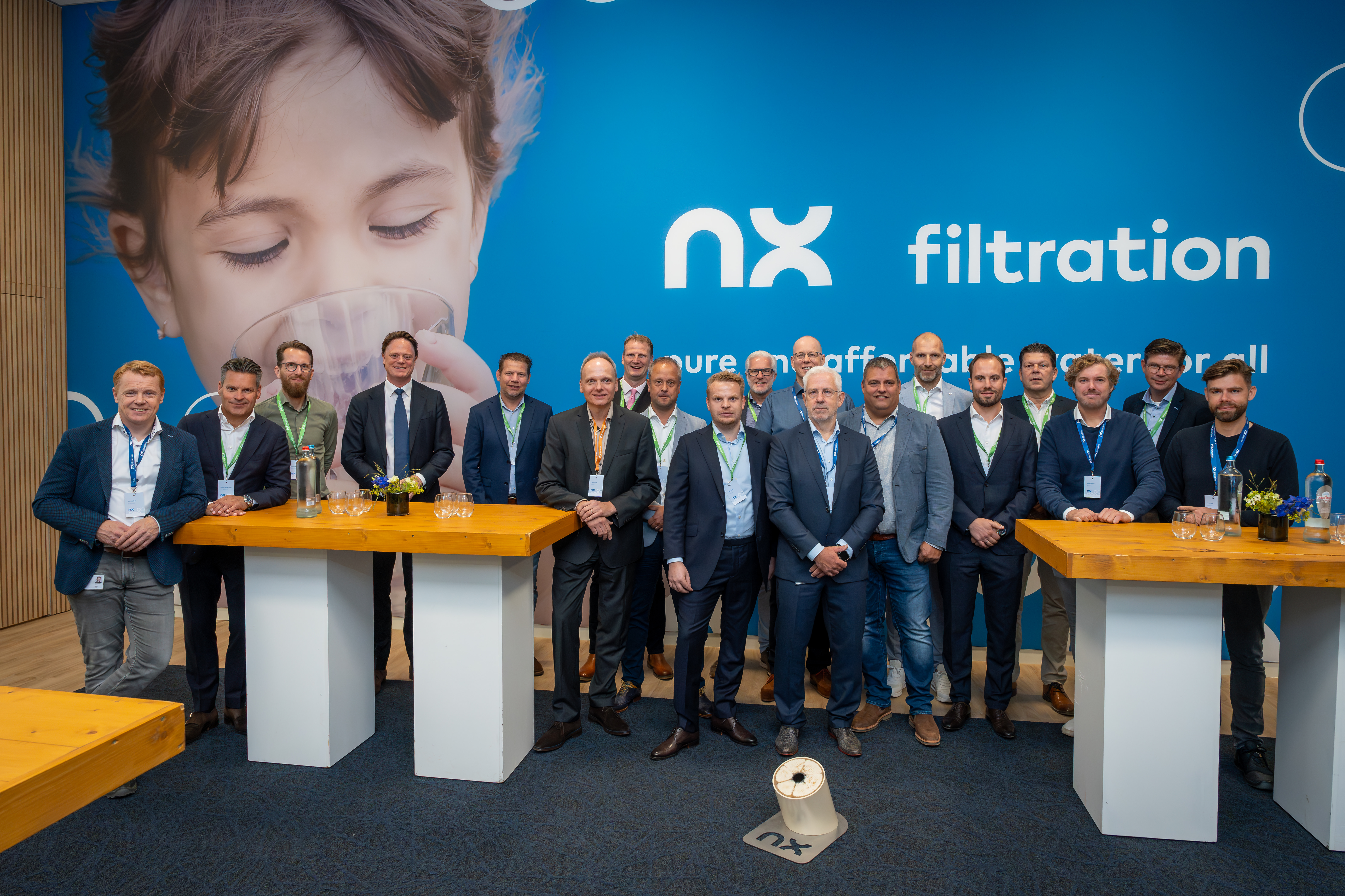 Een fabriek als koninklijk decor. — NX Filtration, De officiële opening van een gloednieuwe productiehal. — foto 11 van 12