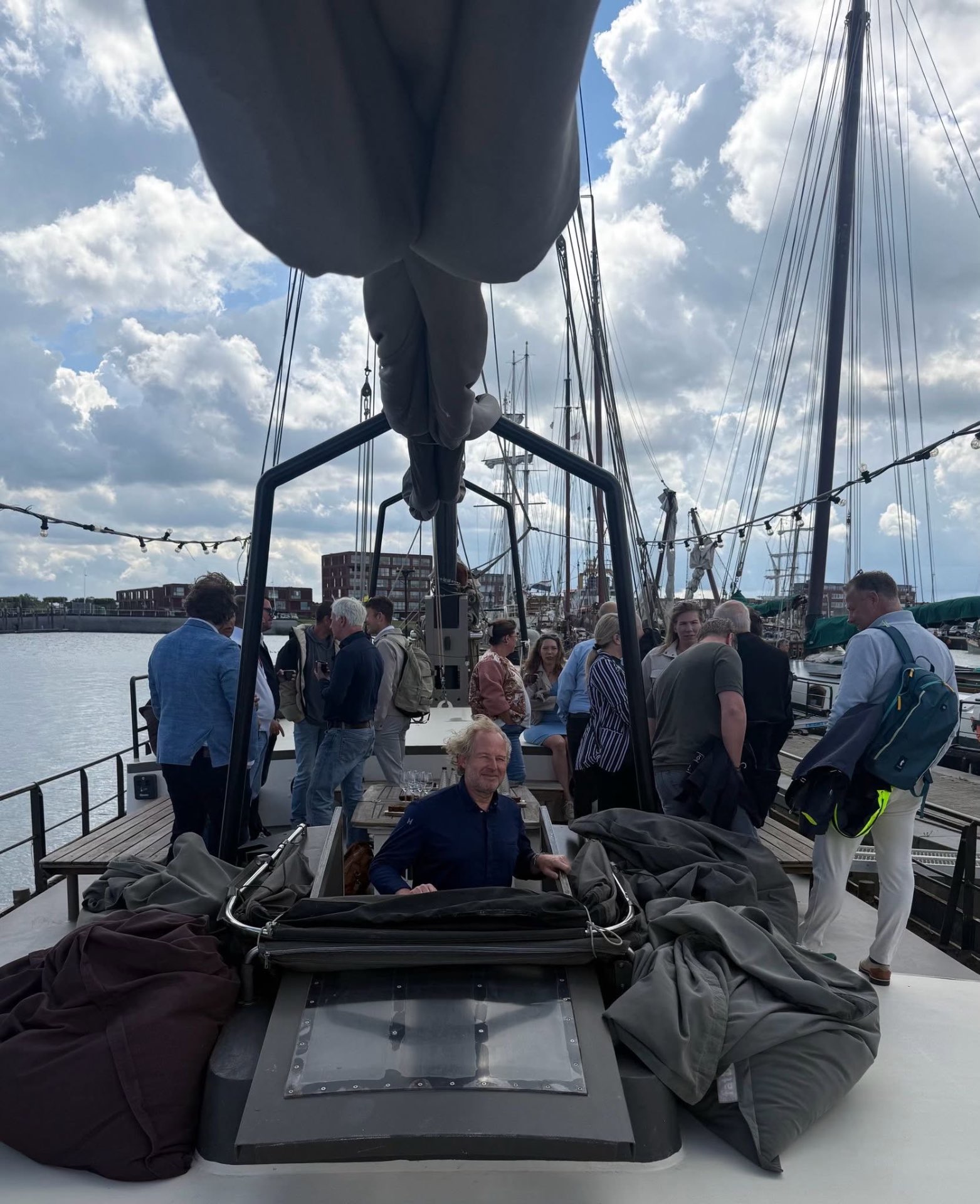 Vergaderen op een historische clipper. — Op aanvraag, Een relatiedag aan boord van een varend historisch schip. — foto 2 van 4