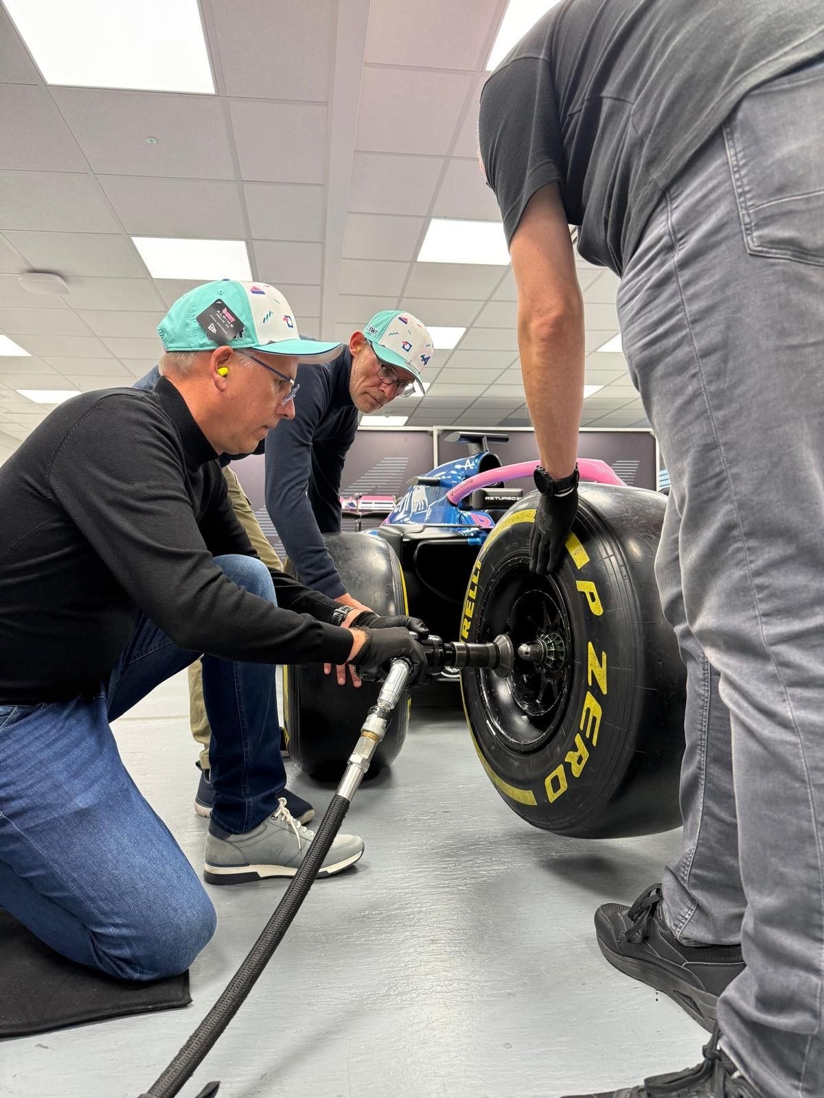 Waar milliseconden het verschil maken. — ALSO Nederland, Exclusieve incentive | Alpine Formula One Experience. — foto 2 van 5