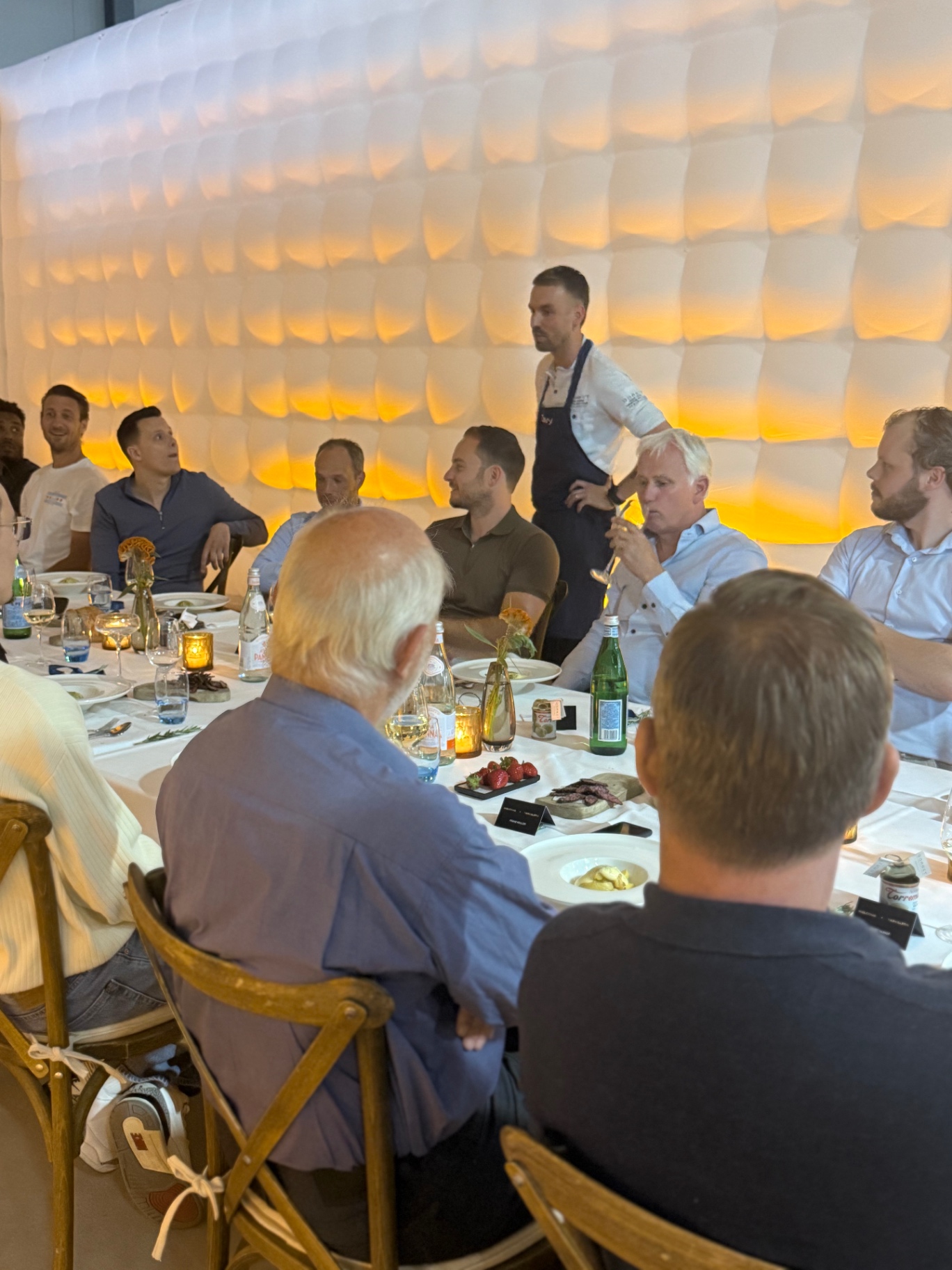 Van DC naar een restaurant. — ALSO Nederland, Exclusief klantenevent in het distributiecentrum. — foto 4 van 9
