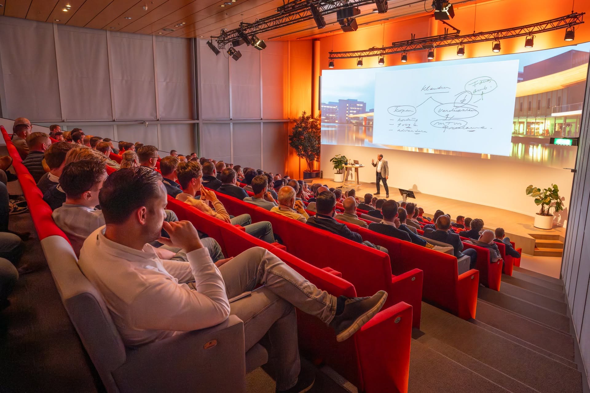 Vier routes. Een toekomst. — ALSO Nederland, Cloud Summit '25 | High Tech Campus Eindhoven. — foto 8 van 8