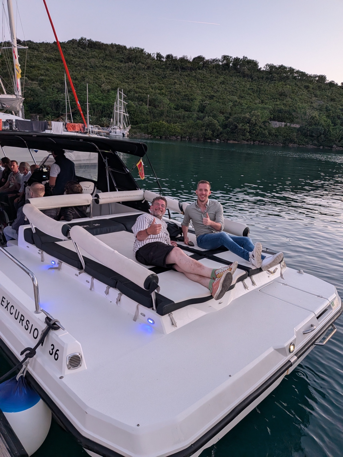 Een jubileum tussen bergen en baai. — Delta Graphics, Jubileumreis Montenegro — foto 14 van 23