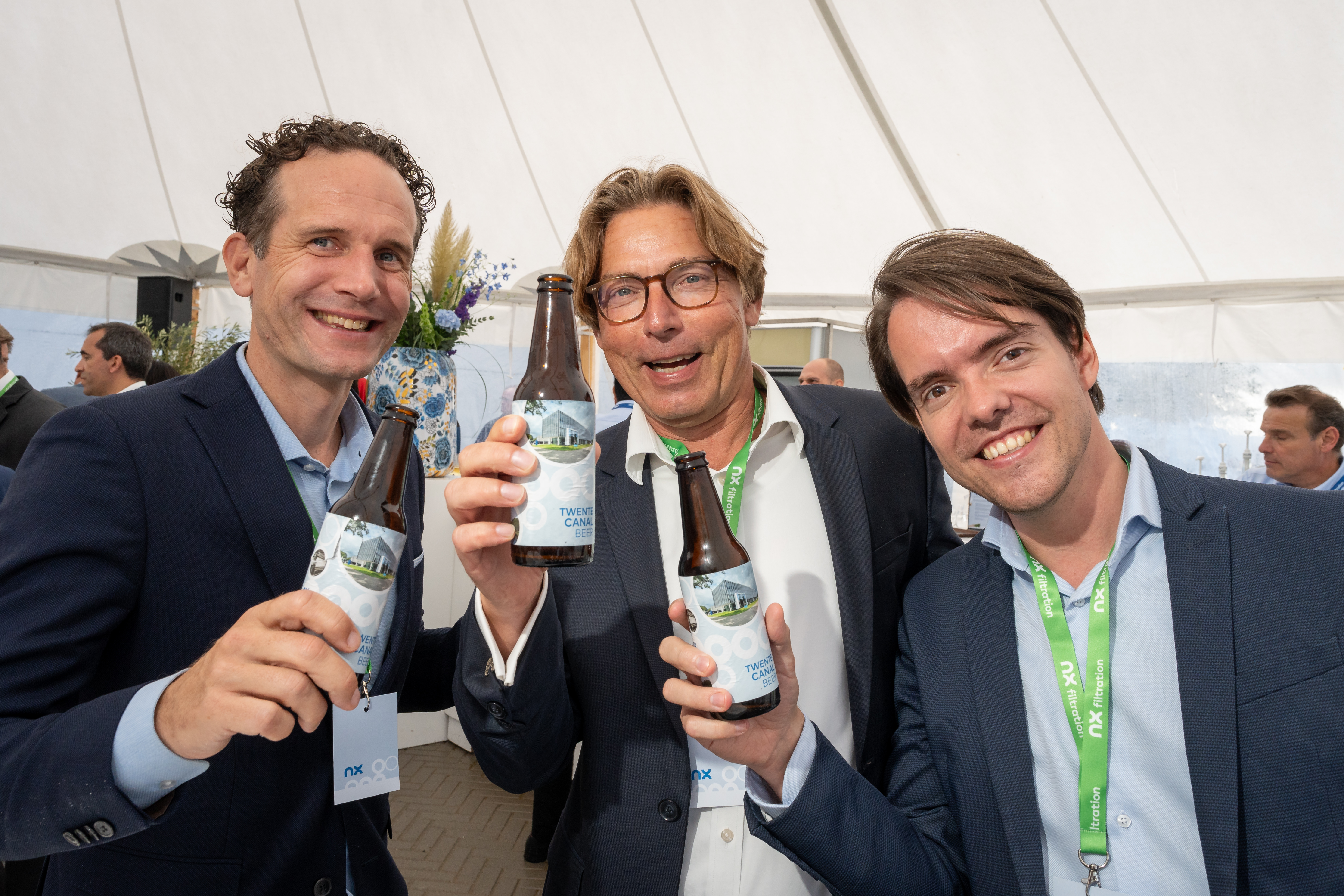 Een fabriek als koninklijk decor. — NX Filtration, De officiële opening van een gloednieuwe productiehal. — foto 7 van 12